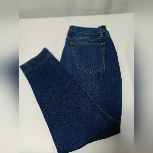 Vigoss Thompson Tomboy Dark wash, midrise Relaxed fit.  Size 14 - Picture 8 of 8